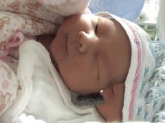夫妻18年不孕诞下试管婴儿